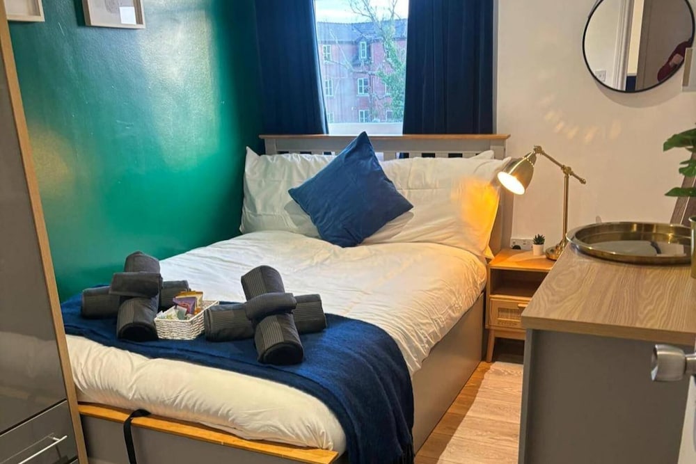 South Manchester 2-bed Apt With Ensuite, Sleeps 4