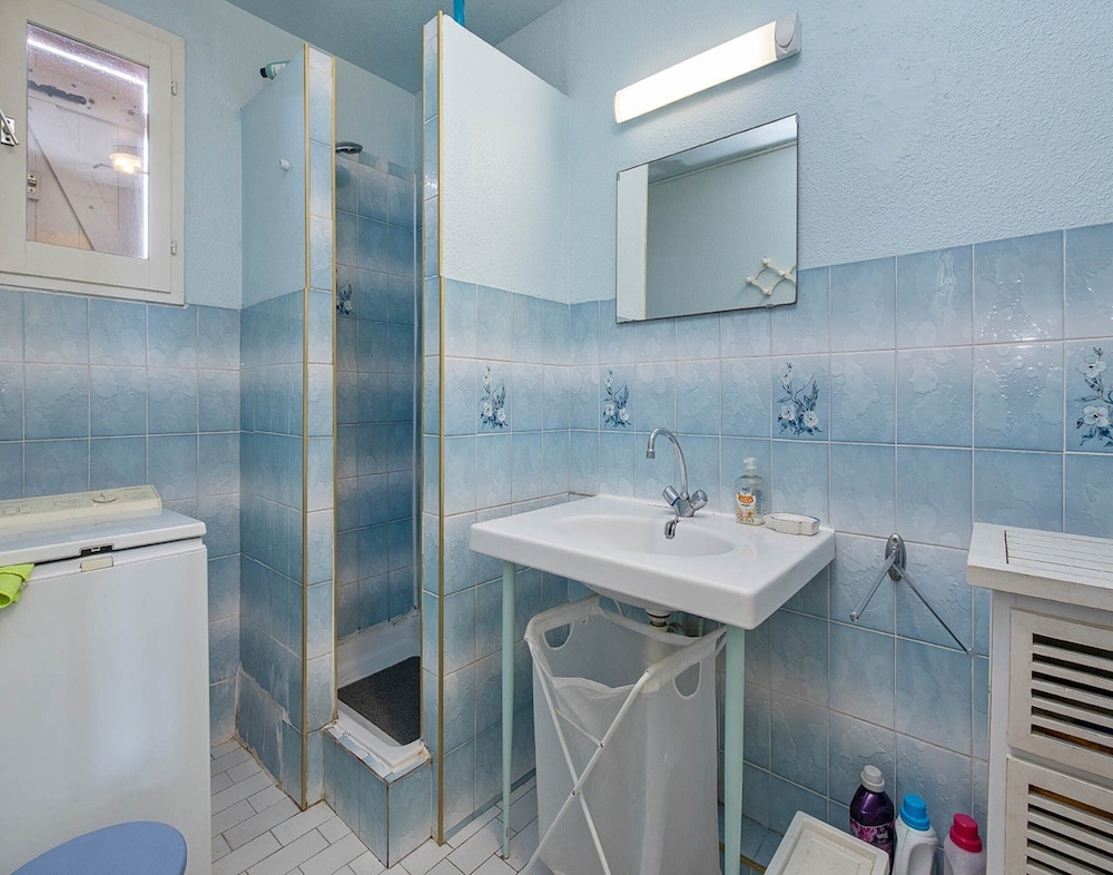 Seaside Family Apartment in Agde