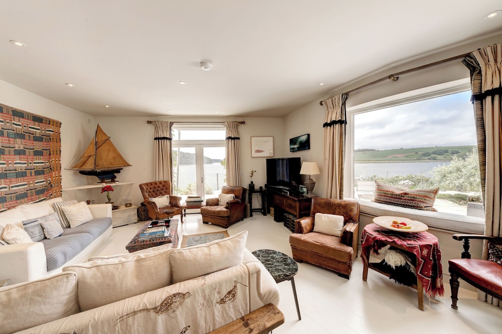 Curlew House