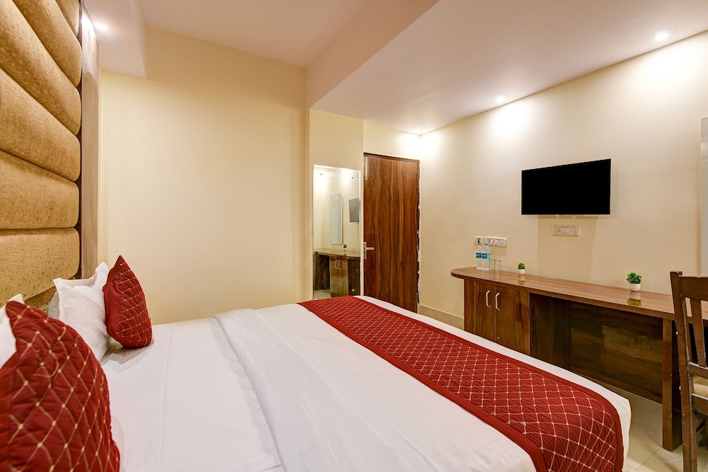 Fabhotel Golden Key Residency
