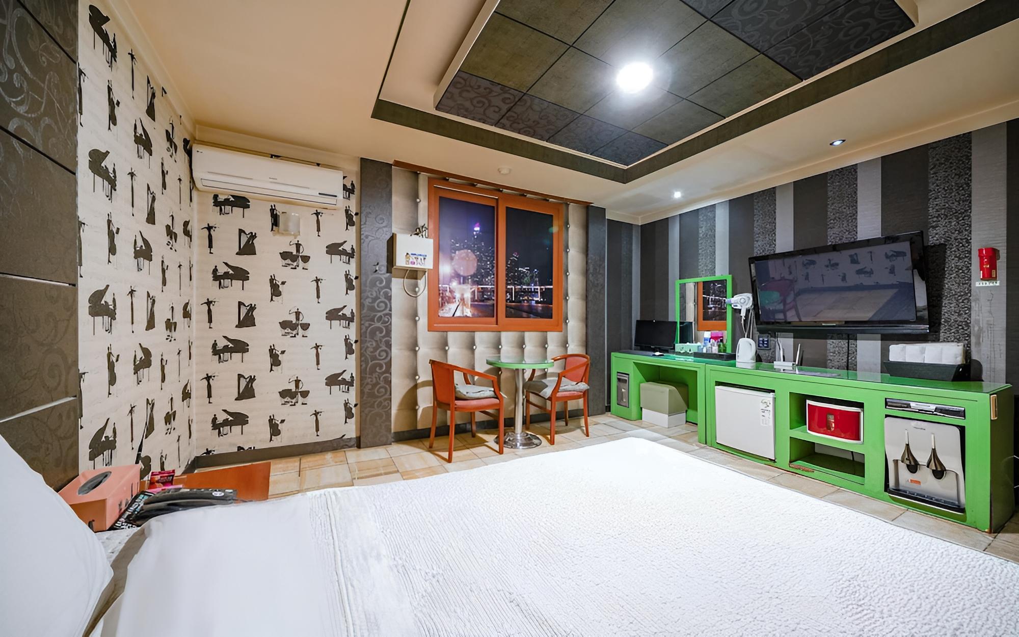 Busan Oncheonjang Interpark view 2
