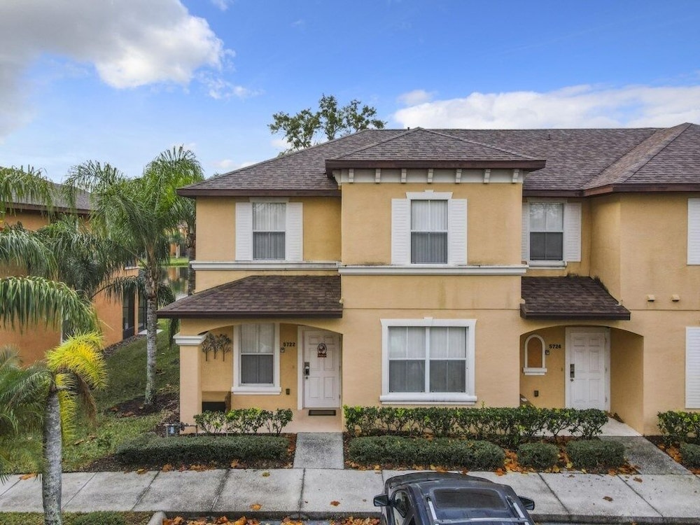 Regal Oaks Getaway: 4br Home Close To Disney & Old Town 4 Bedroom Townhouse