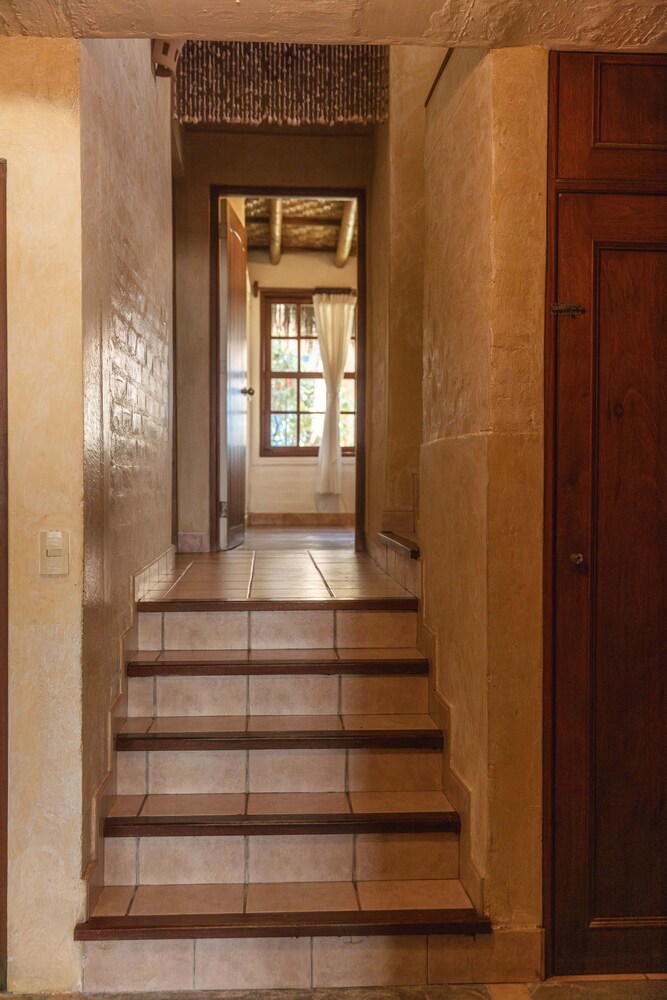 w Stylish 5BR House in Mancora