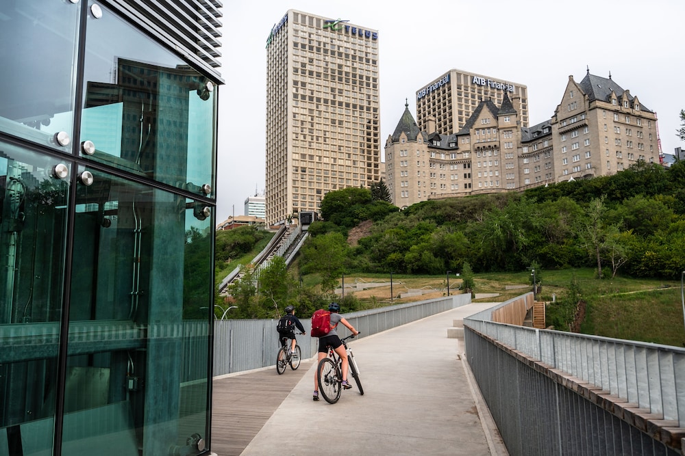 Hotel Fairmont Hotel Macdonald - Image 1