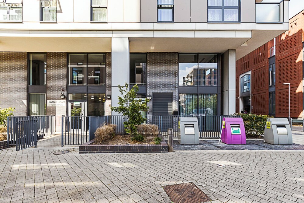 Stylish Canary Wharf Retreat For 2
