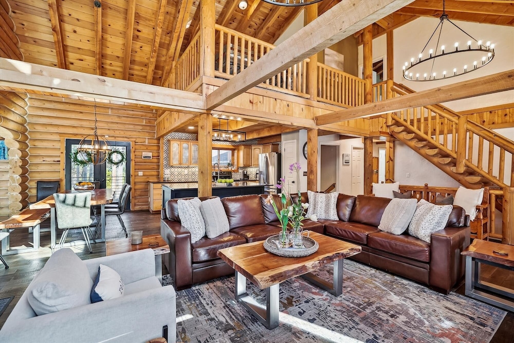American Way Chalet 5 Bedroom Home