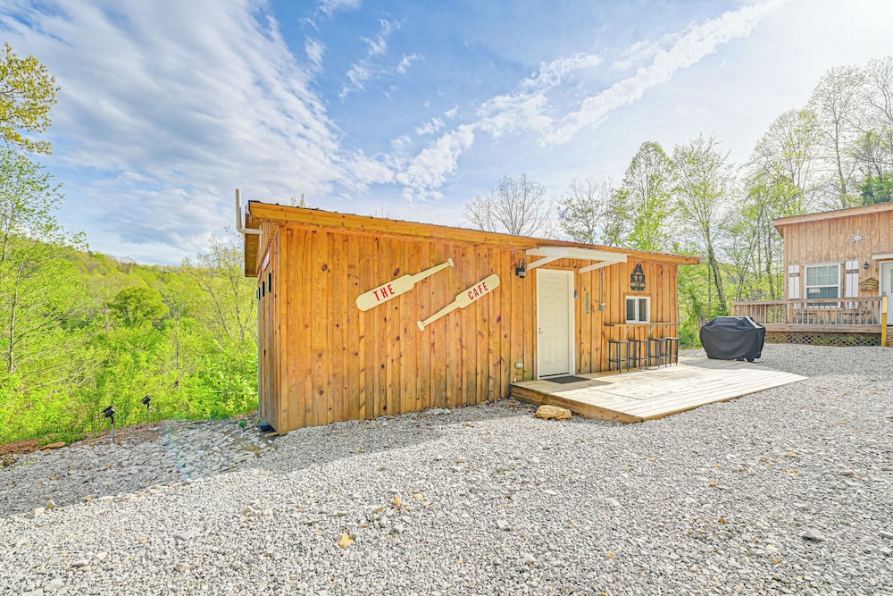 Secluded on 10 Acres: Livingston Getaway w/ Sauna!
