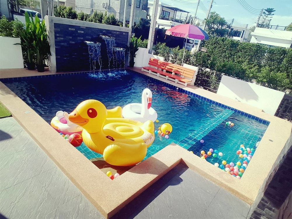 Panbuddee Pool Villa