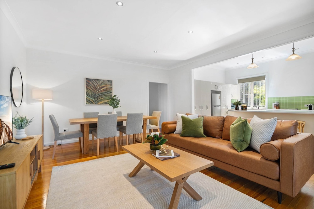 Bright 3-bed With Garden by Banks Street Reserve
