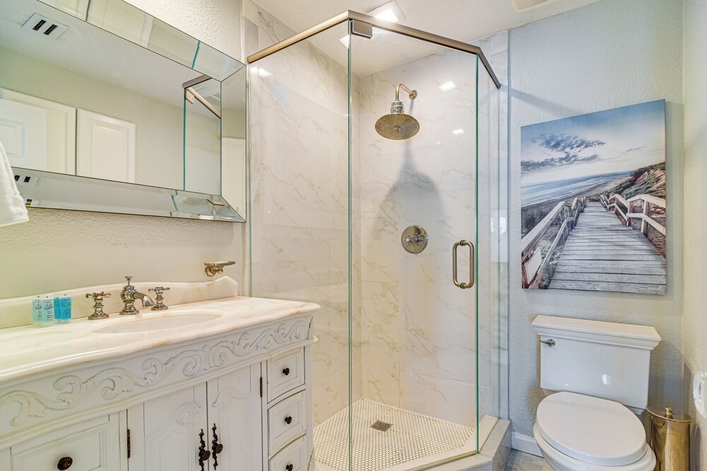 Bayfront St Petersburg Retreat 4 Mi to Downtown!
