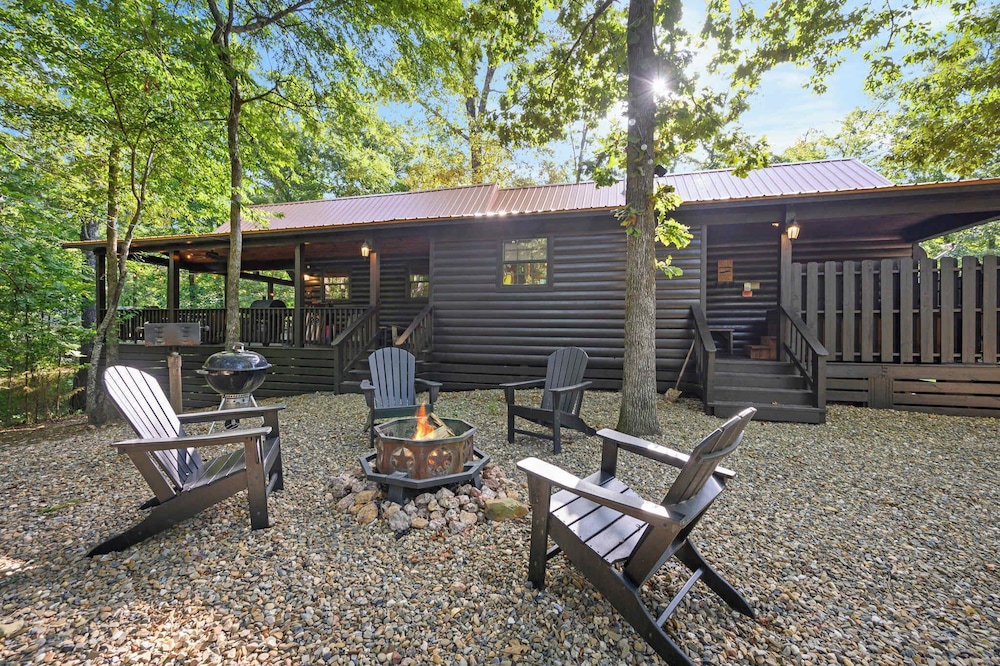 Sunset Ridge Cozy Cabin for 6