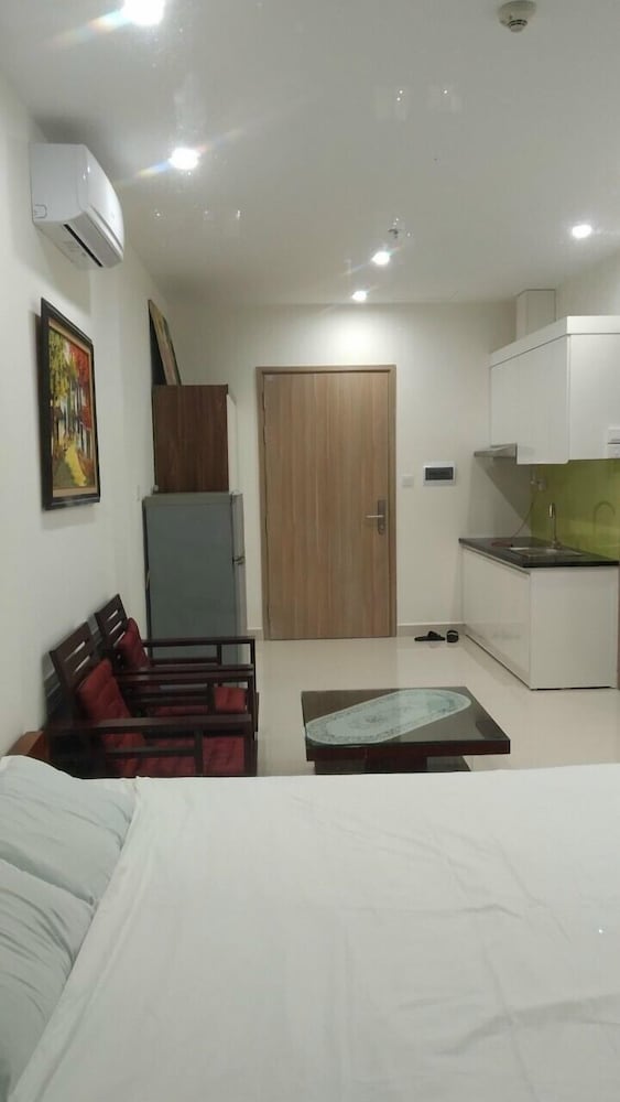 Hanoi Vacations - Smart City Vinhomes Nam Tu Liem Apartment - Property Image 10