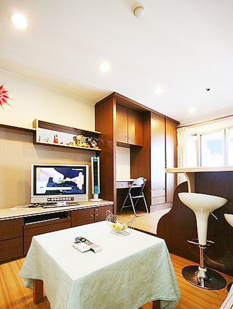 MB House