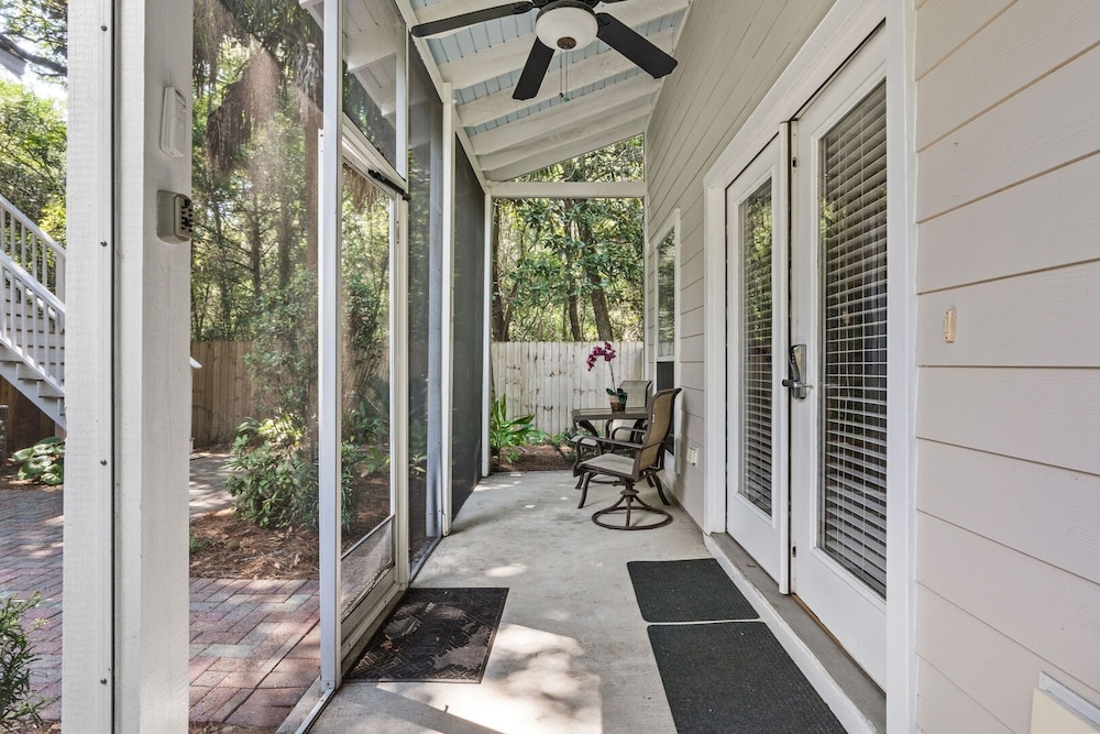 Honey Bee Bungalows by Avantstay Boat Friendly Pool Access