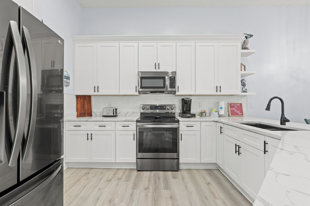 Sago by the Sea: 2-bed, 2.5-bath Retreat Steps From the Beach, Sleeps 7!