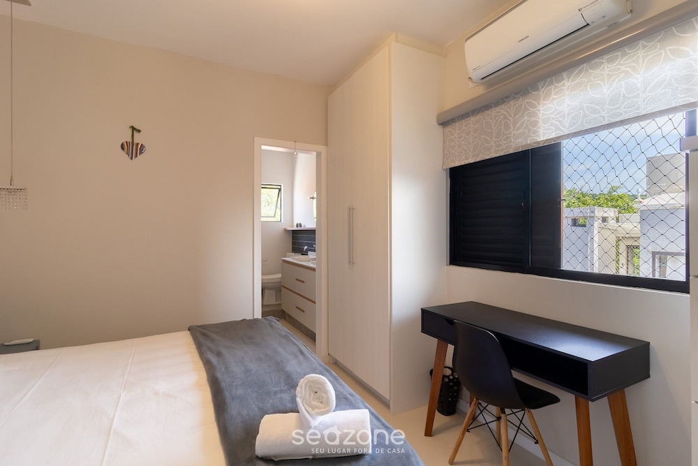 Penthouse W/terrace 5 min From the Beach Cos302