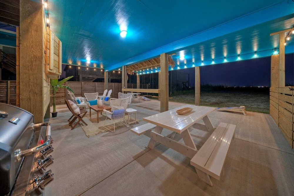 Two Port A Homes Near Beach & Nature Preserve Ideal Group Retreat