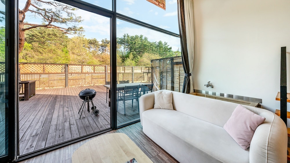 Gangneung Awesome Pension view 2