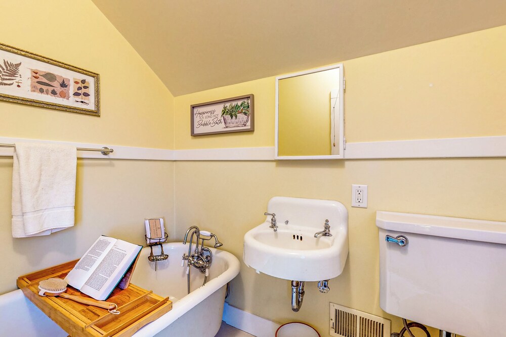 Renovated Forbestown Home w/ Fenced Yard!