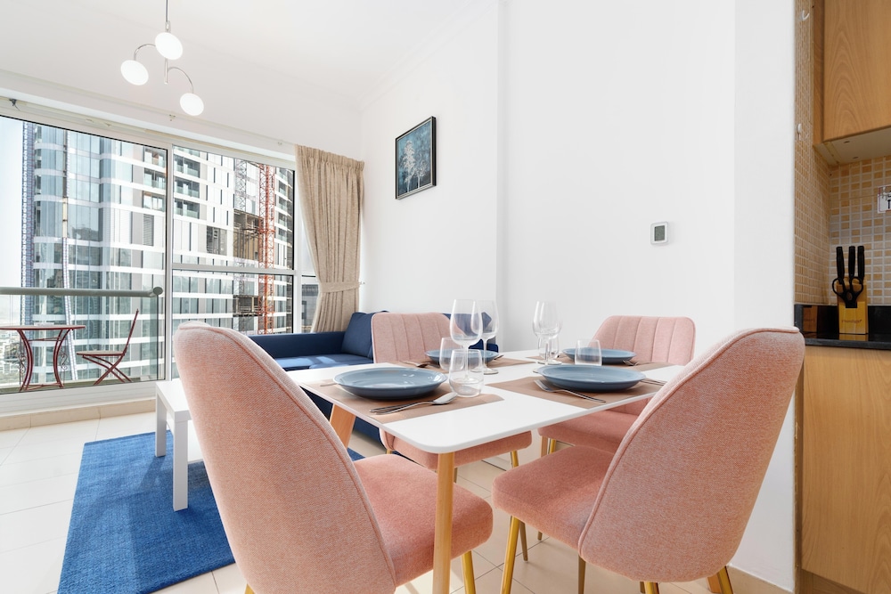 Lux BnB I Mayfair Tower I Sky line Views