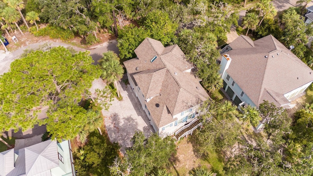 18 Fiddlers Cove Dr - 5 Bed/4 Bath w/ Resort Access & Golf Cart!
