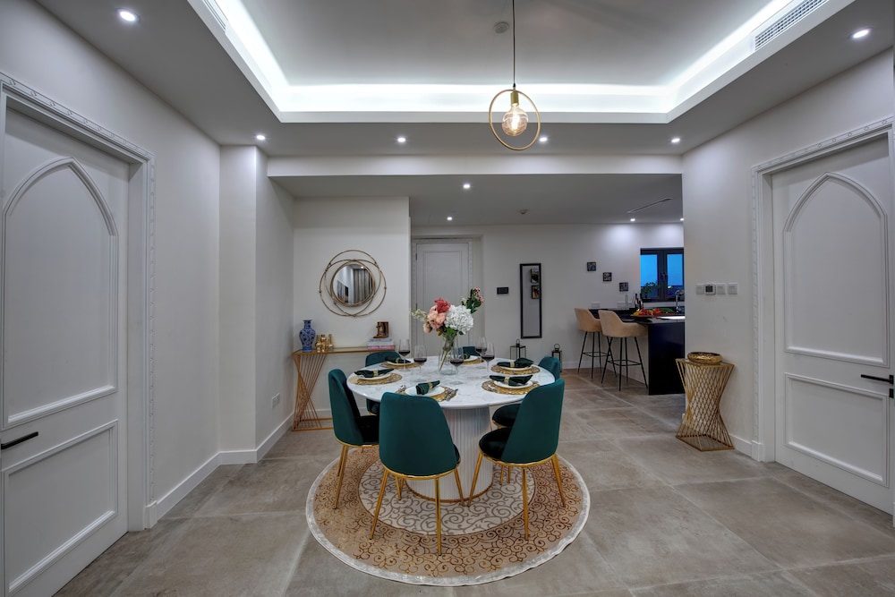 Durrani Homes - Arabian luxury at Souk Al Bahar besides Burj Khalifa & Dubai Mall