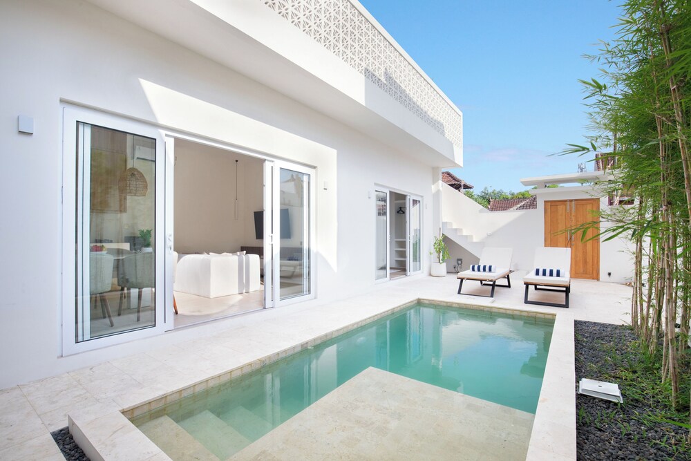 Villa Bora Berawa