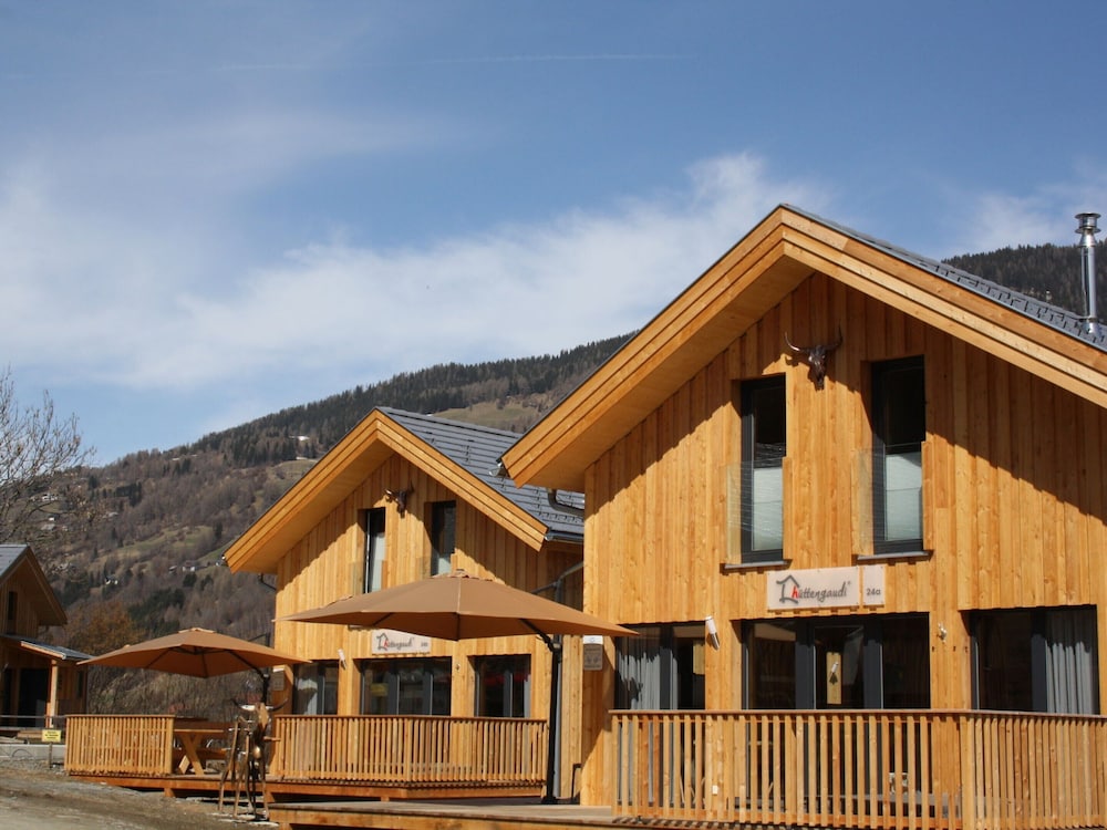 Lovely Chalet With hot tub