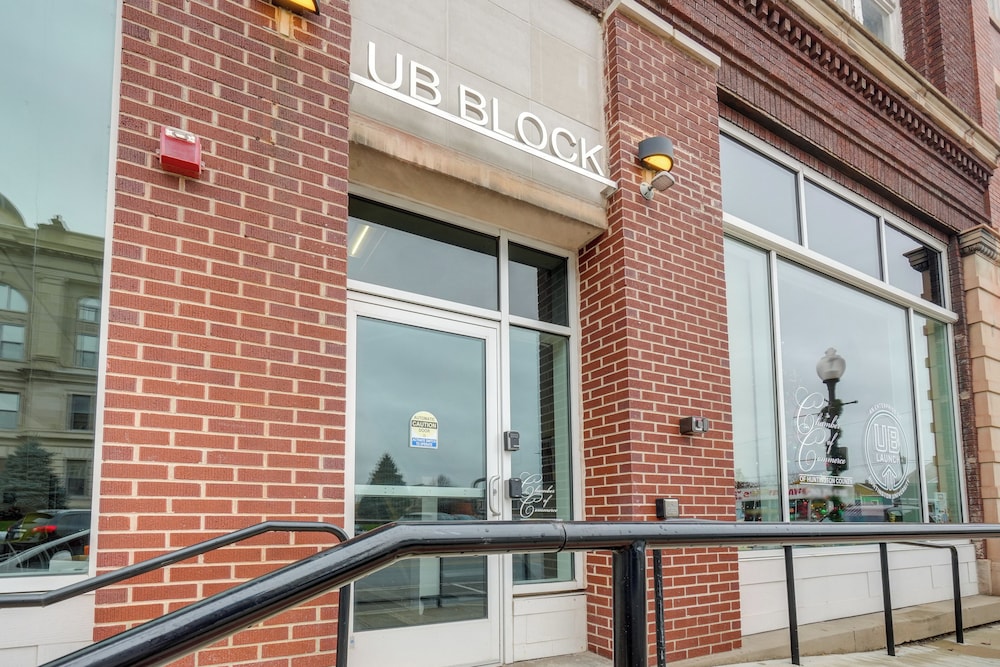 Unique & Stylish Studio Loft in Huntington!
