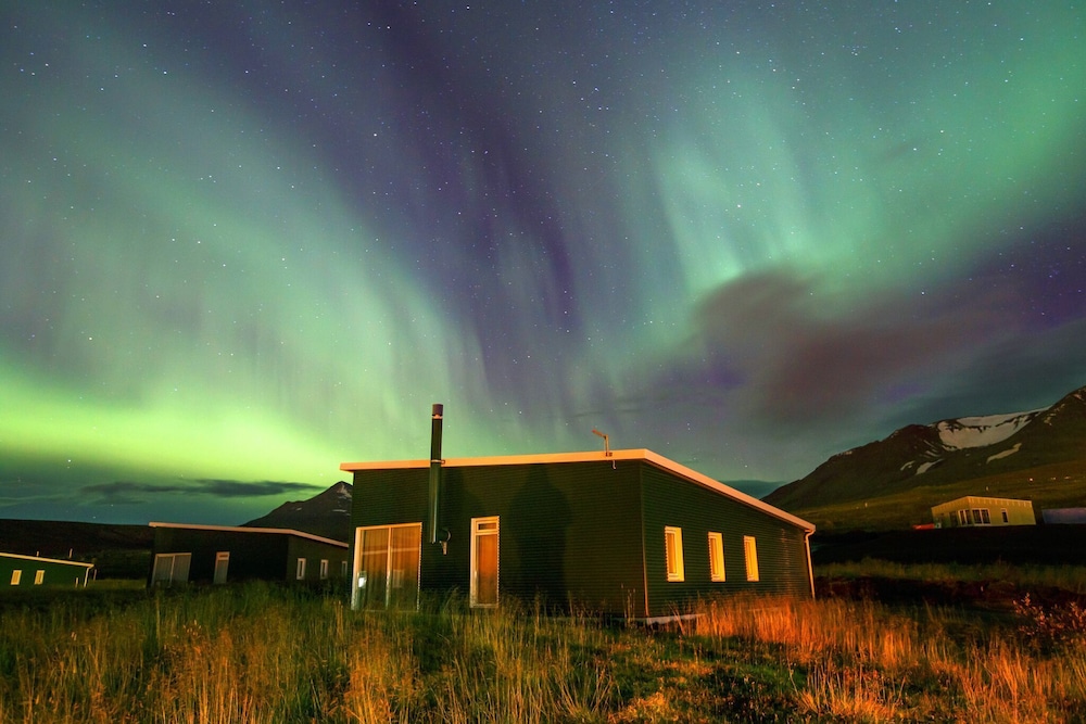 Hotel Hrimland Cottages - Image 1