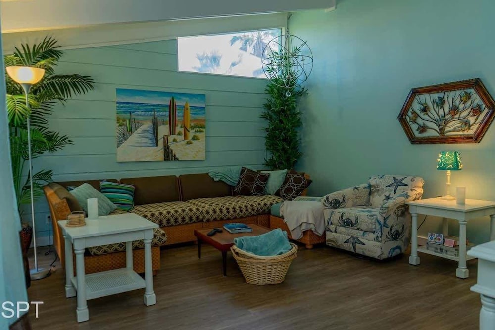 Lil Caribbean Vibes 2 Bedroom Home