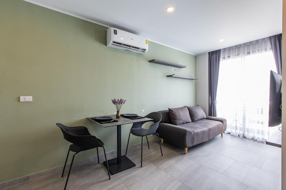 Mountain View Studio Apt T3-830