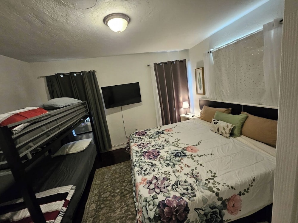 Pet-friendly Brickell Stay Near Beach & City
