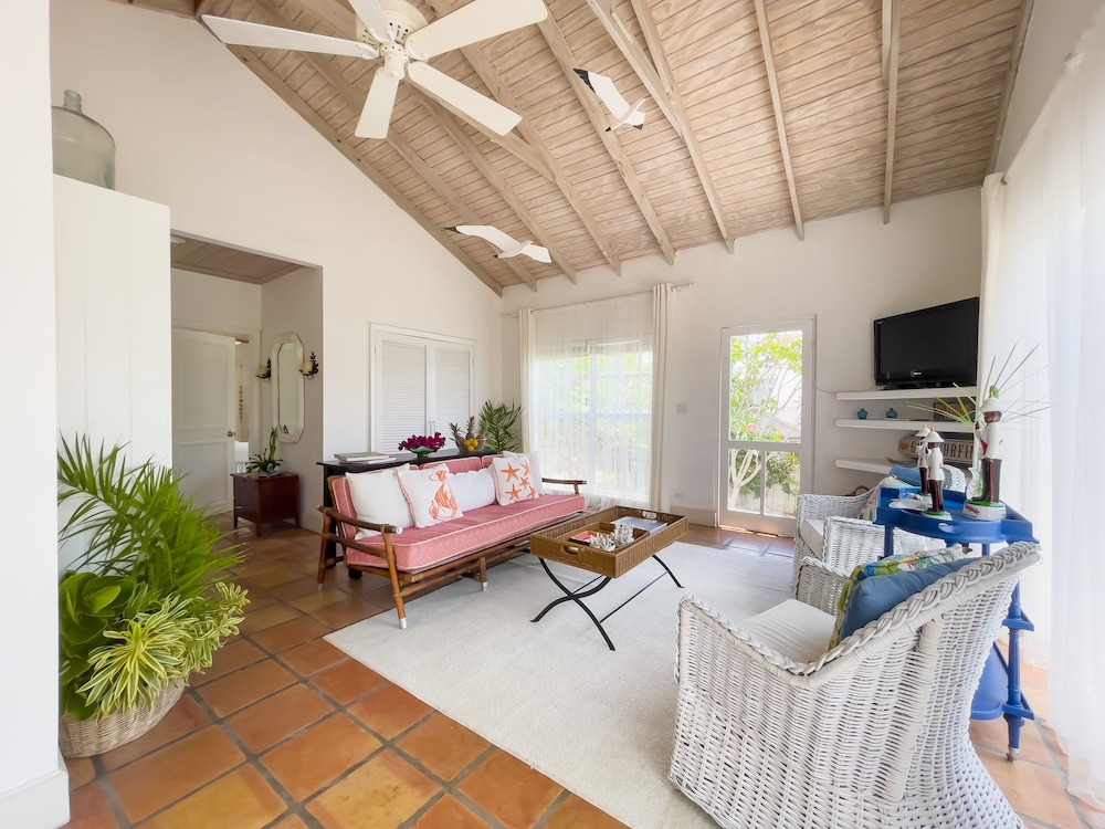 Folly Guest House 2 Bedroom Cottage - Property Image 13