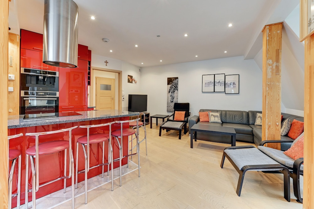 Grand Apartments