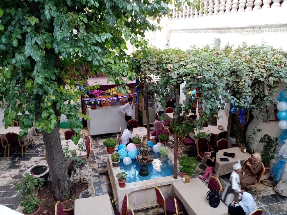 Sark Ciragan Konak — 8