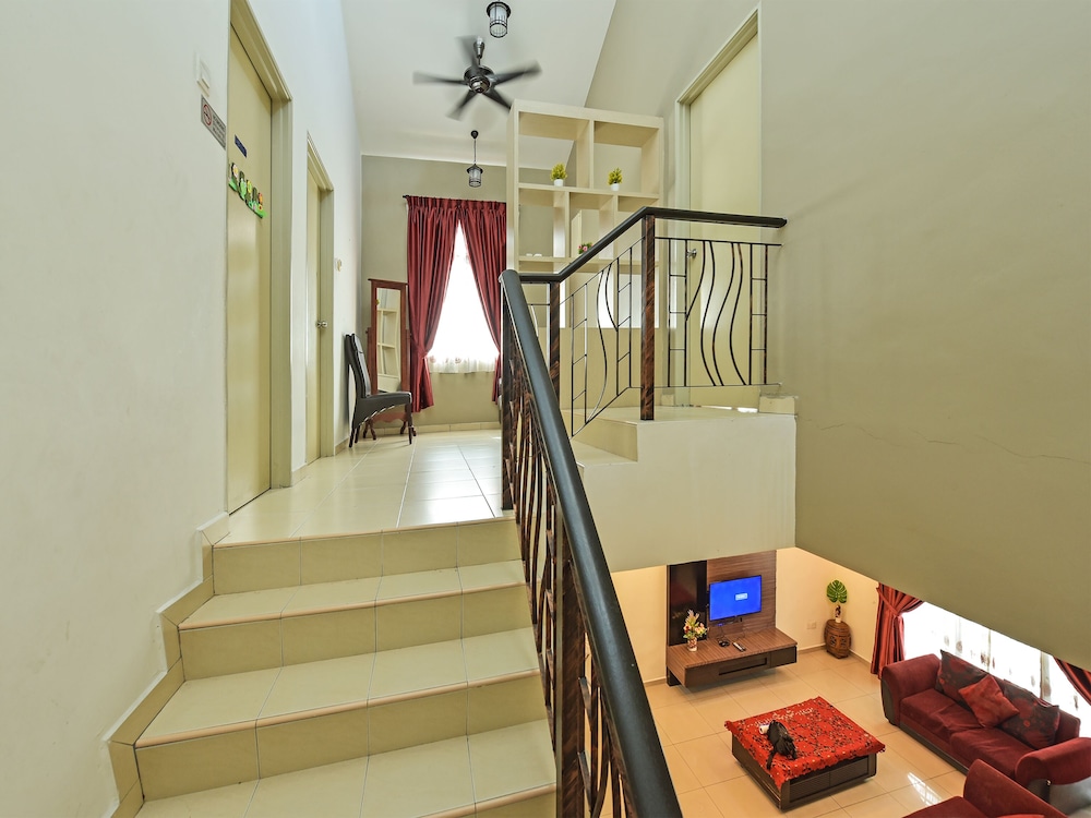 OYO Home 90532 Casa Azlinda Muslim