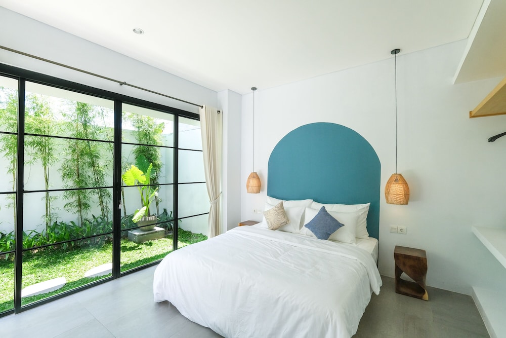 Lady Swan Villa view 5