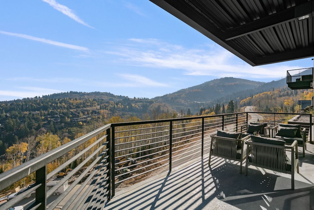 201 - Four Bedroom Argent 4 Condo