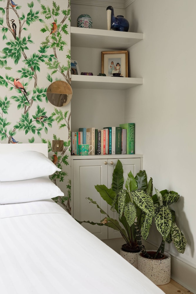 Molyneux Street II by Onefinestay