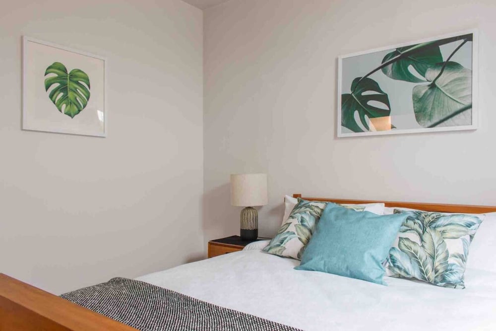 Cosy 3 Bedroom Villa in Freeman's Bay view 2