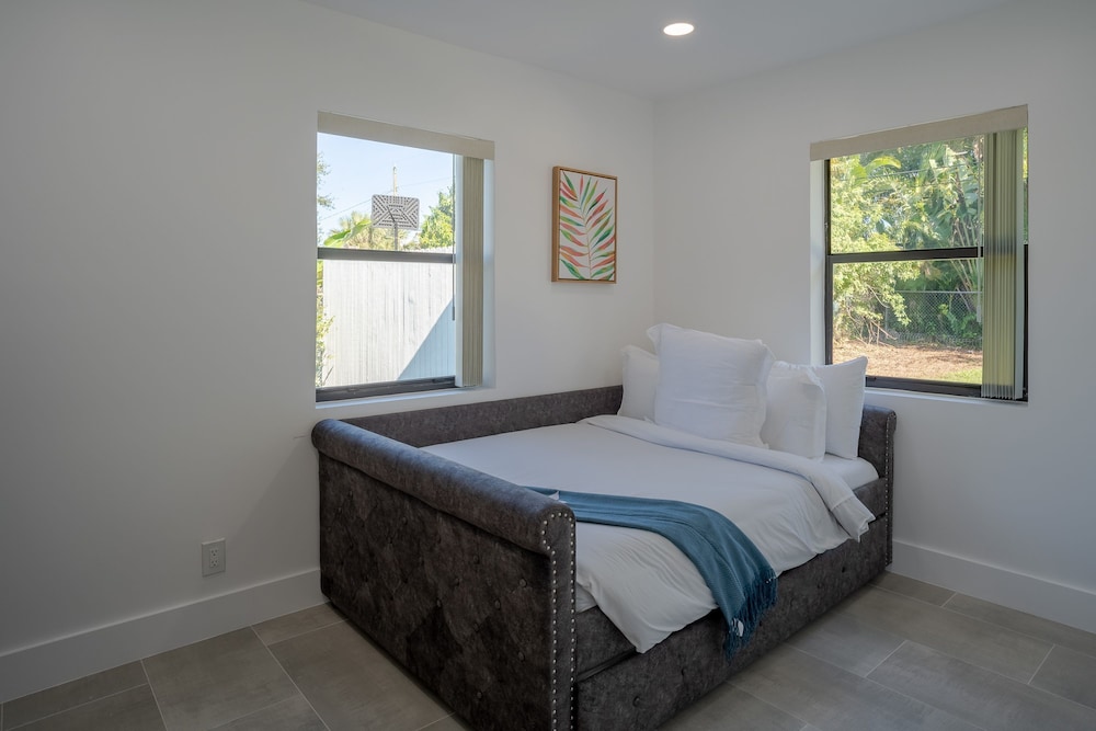 Spacious 3BR Home 2 Baths Amazing Pool Area