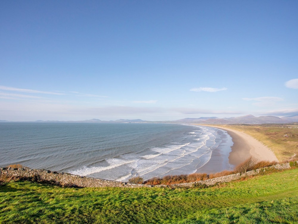 Bryn Awelon