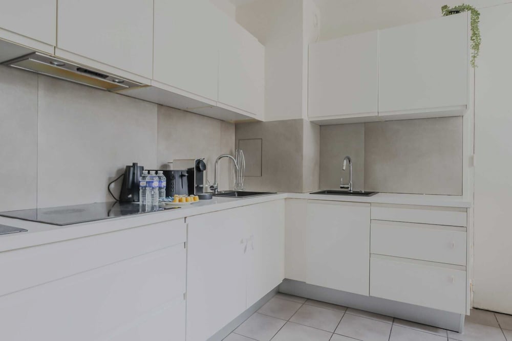 Spacious Apartment - 5br/12p - Chaillot