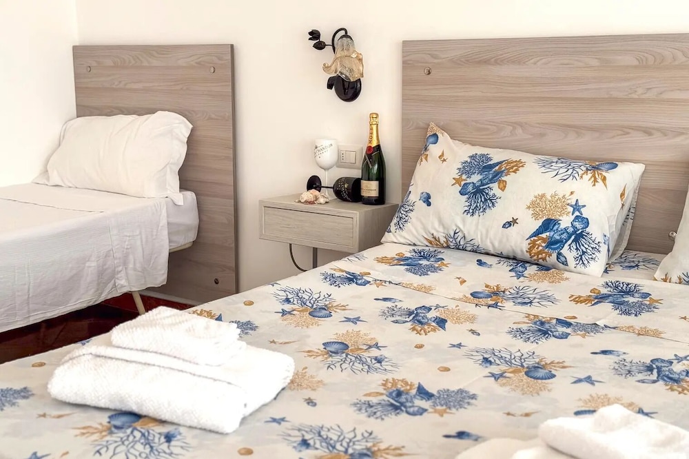 Room-abissi Room Vista Mare B&b Controve