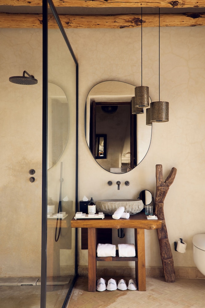 Nobu Riad