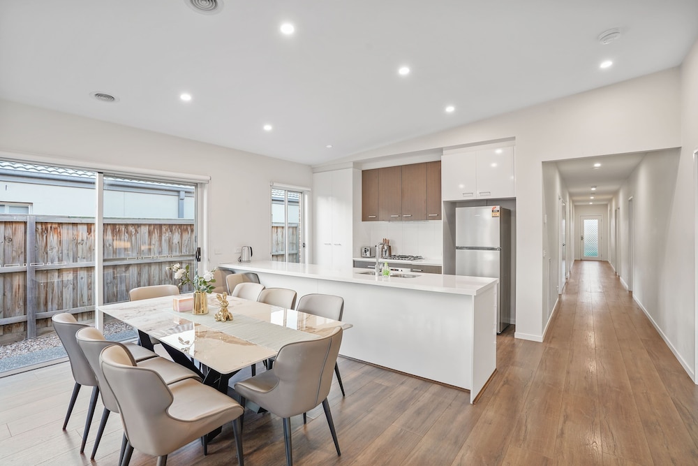 Kozyguru | Greenvale | 5 Bedroom Holiday Home