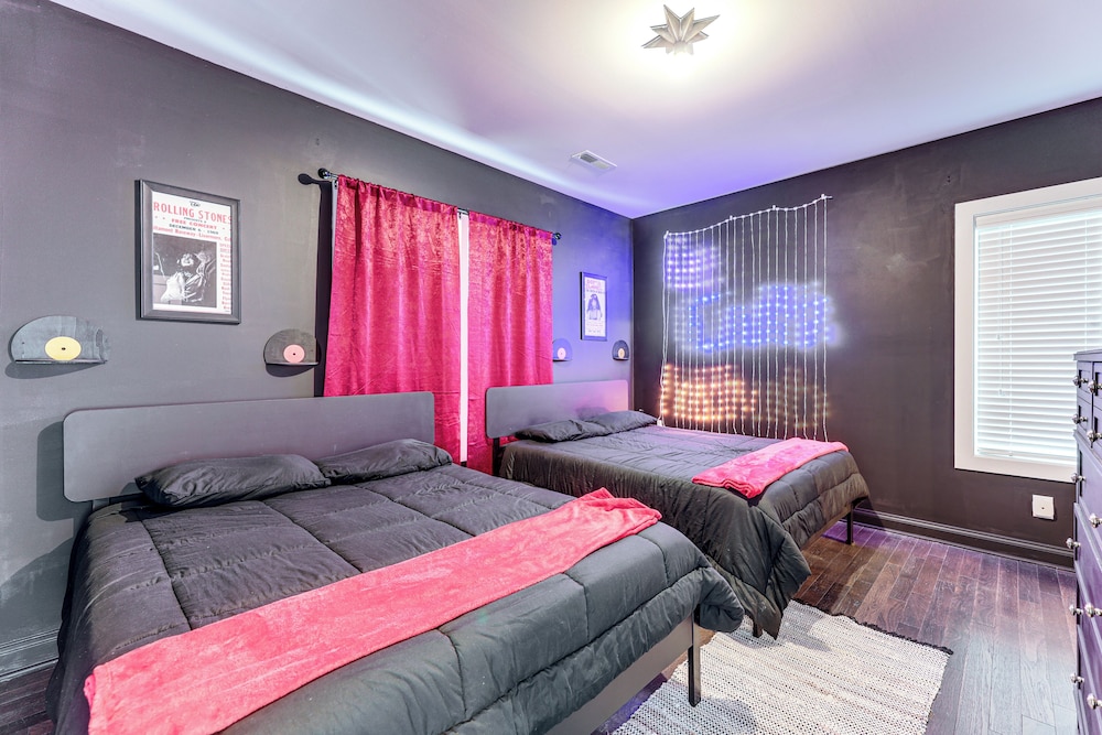 Pet-friendly Abode w/ Balcony in East Nashville!