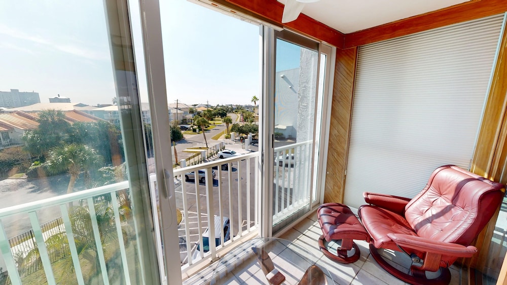 Dolphin Point 406b 2 Bedroom Condo