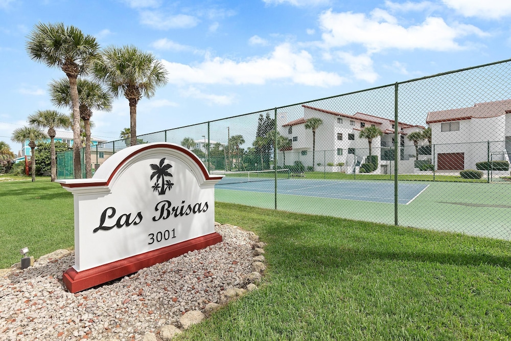 Las Brisas 502